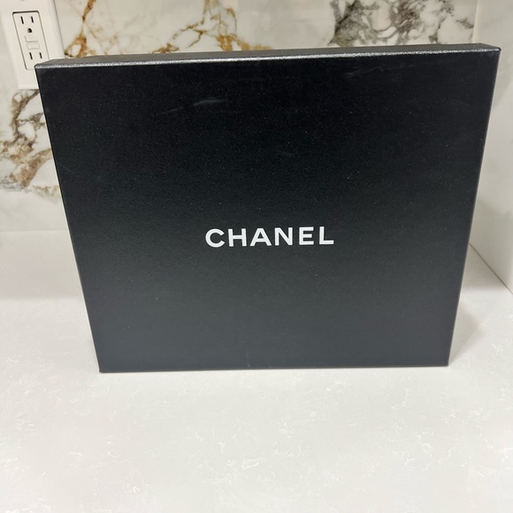 S23 Chanel Women’s Black Leather Loafers Gold Hardware 39 - Picture 14 of 14